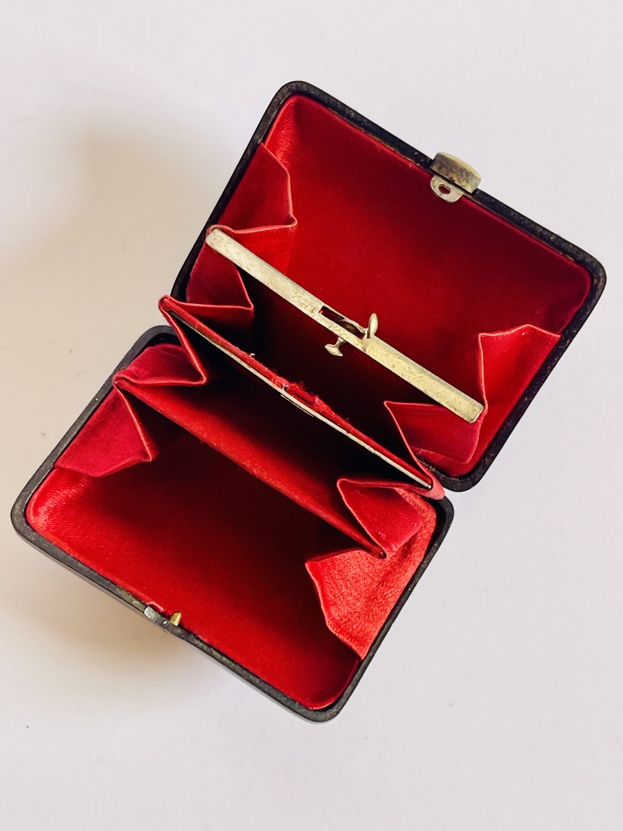 Tortoiseshell And Silver Coin Purse -photo-4